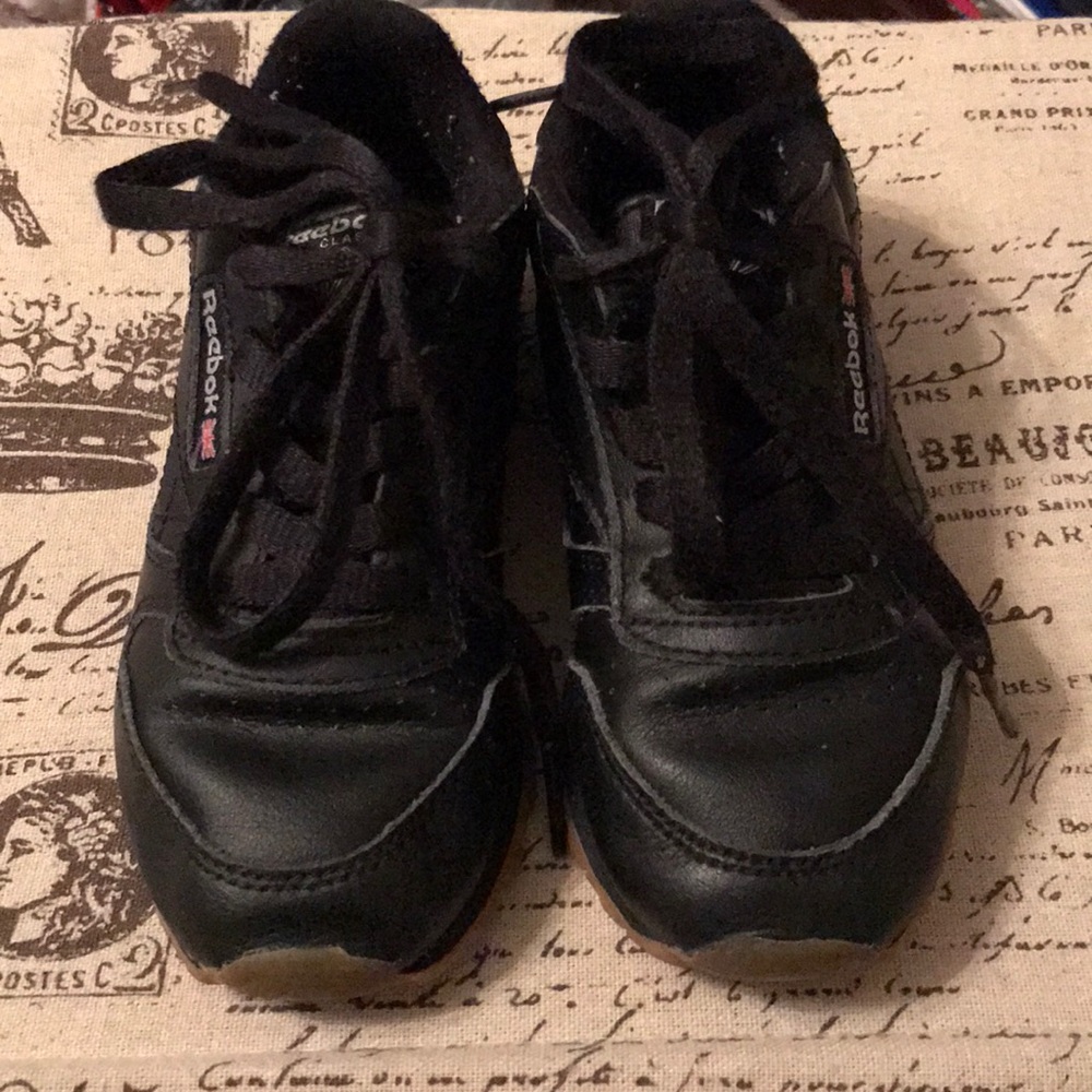 Boy’s black Reebok sneakers